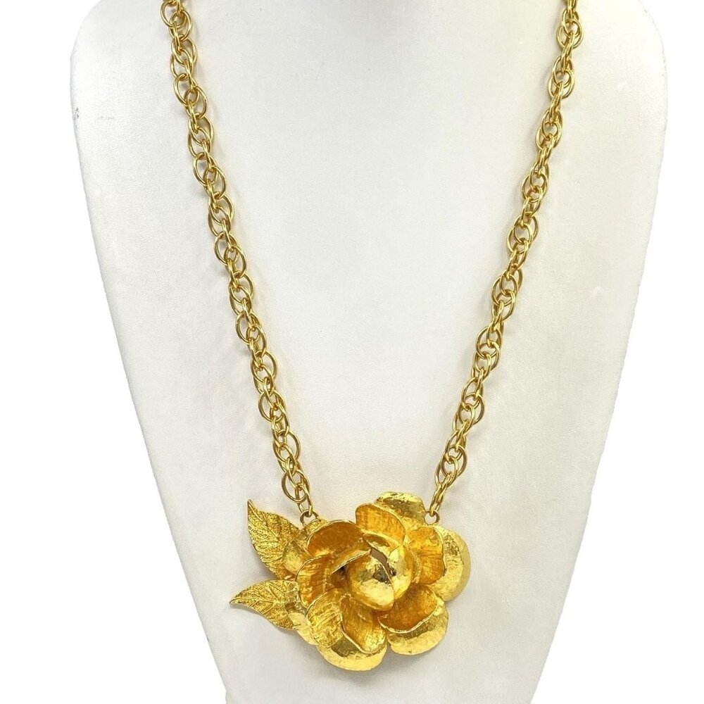 Vintage JEANNE Rose Pendant Necklace